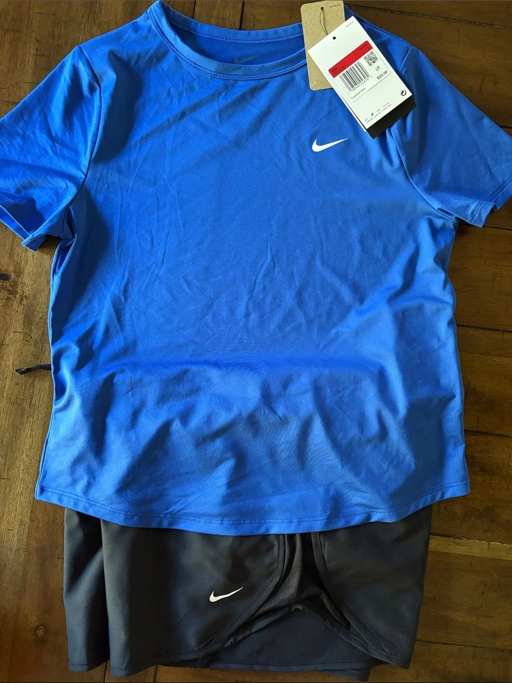 Nike Kids Girls bundle lot set 2 Short Sleeve Tees and shorts athletic large NWT